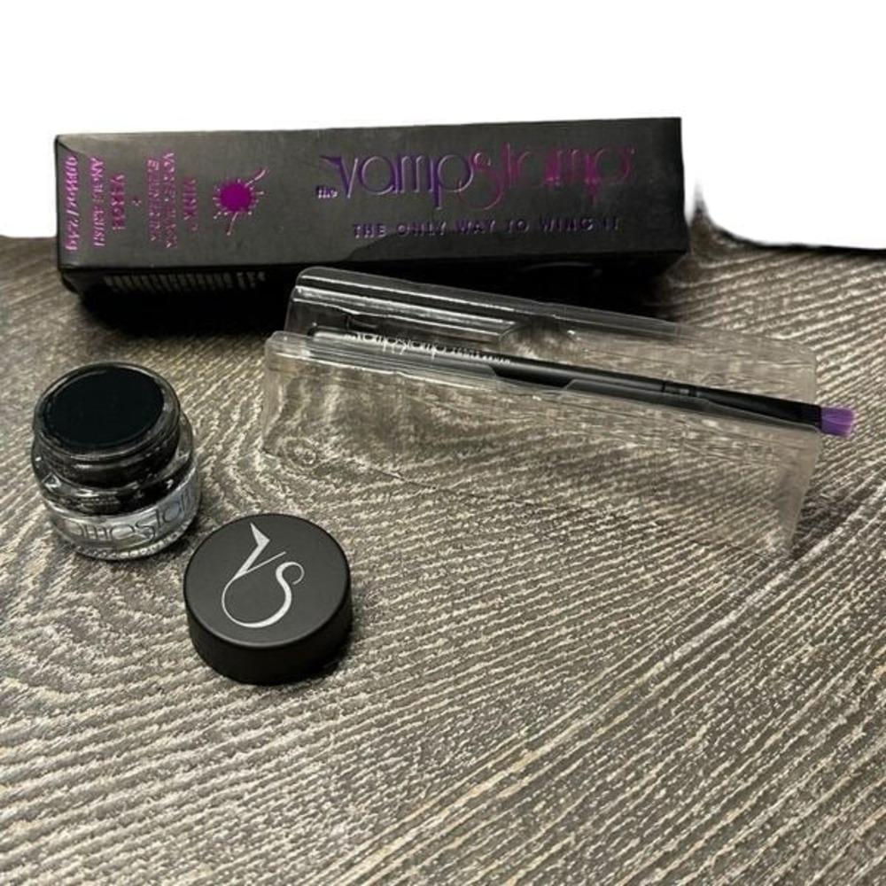 Vamp Stamp‎ winged eye liner NEW
